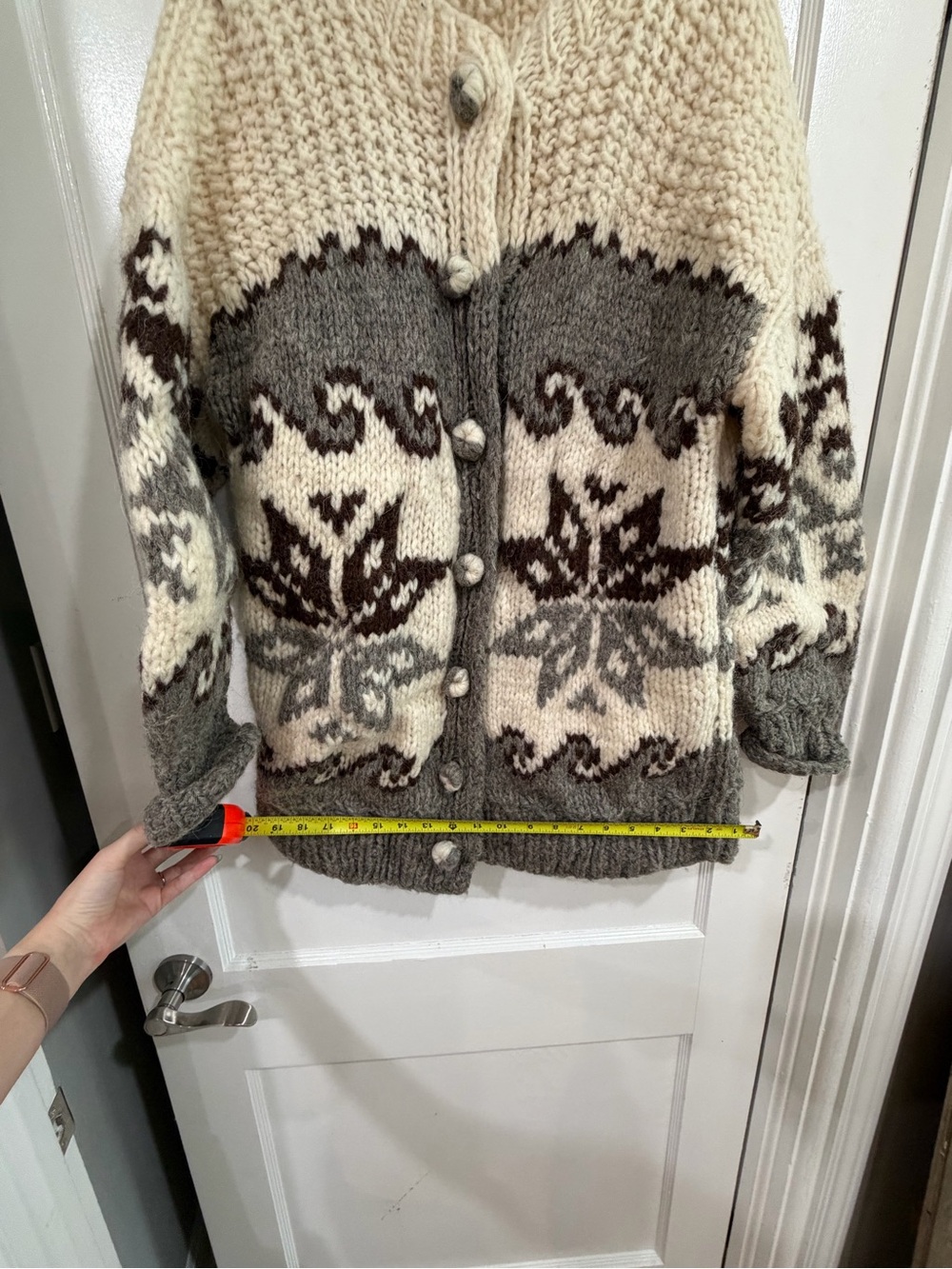 Handmade Chunky Wool Cardigan with snowflakes - Cream and Gray - Picture 7 of 9